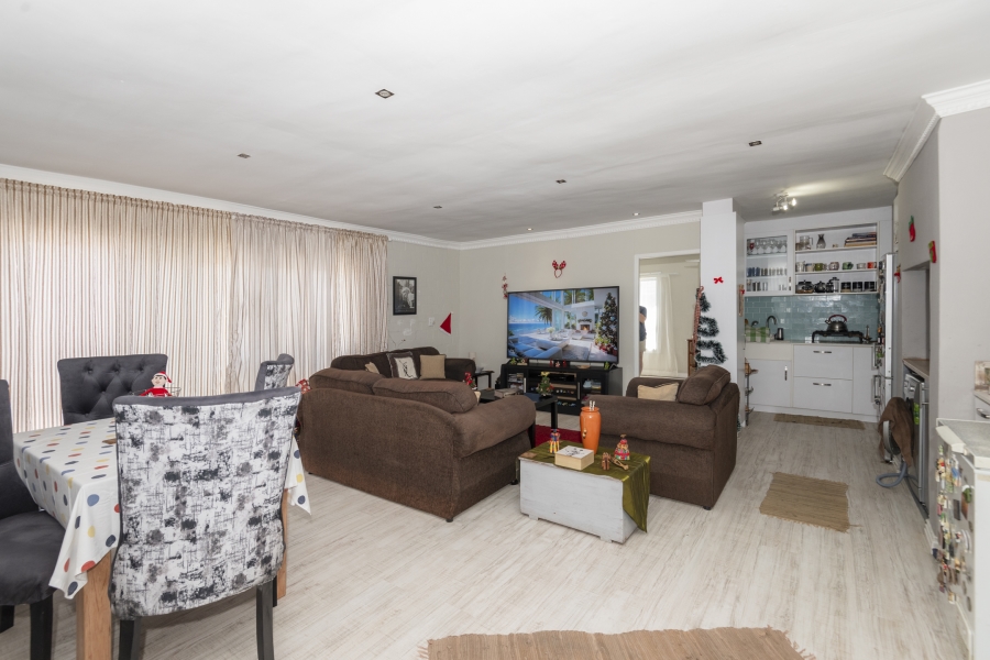 5 Bedroom Property for Sale in Blue Lagoon Western Cape